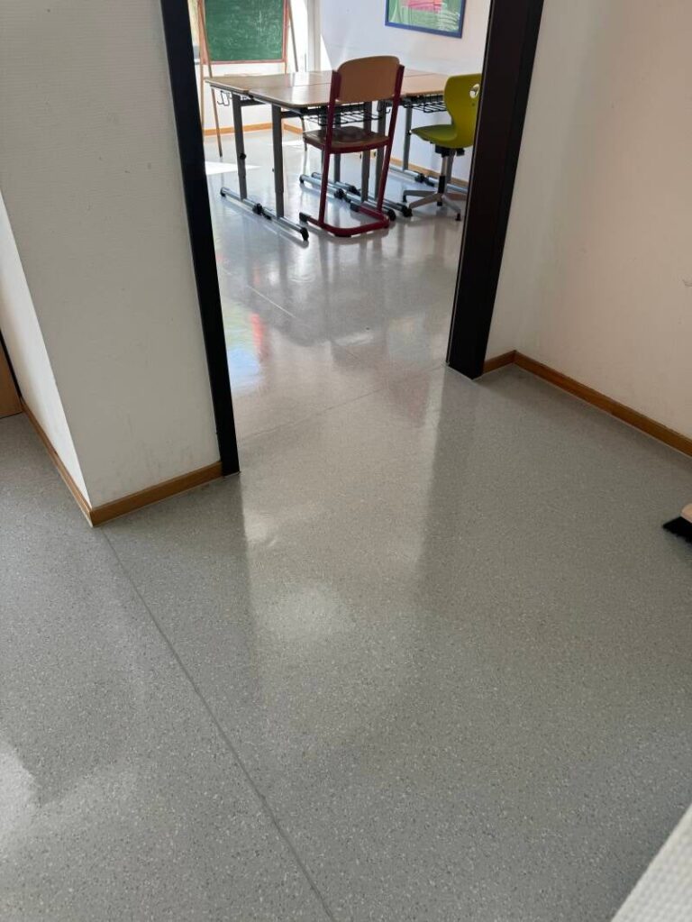 Übergang zwischen Flur und Klassenraum