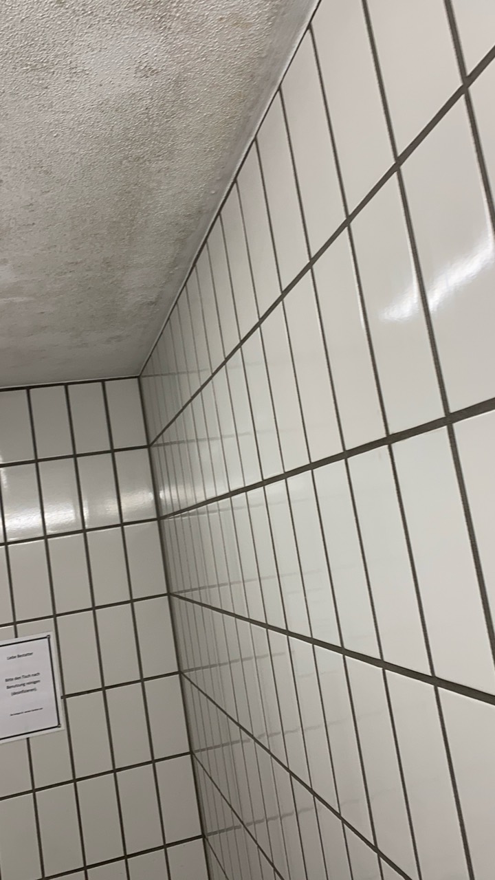 Geflieste Wandfläche