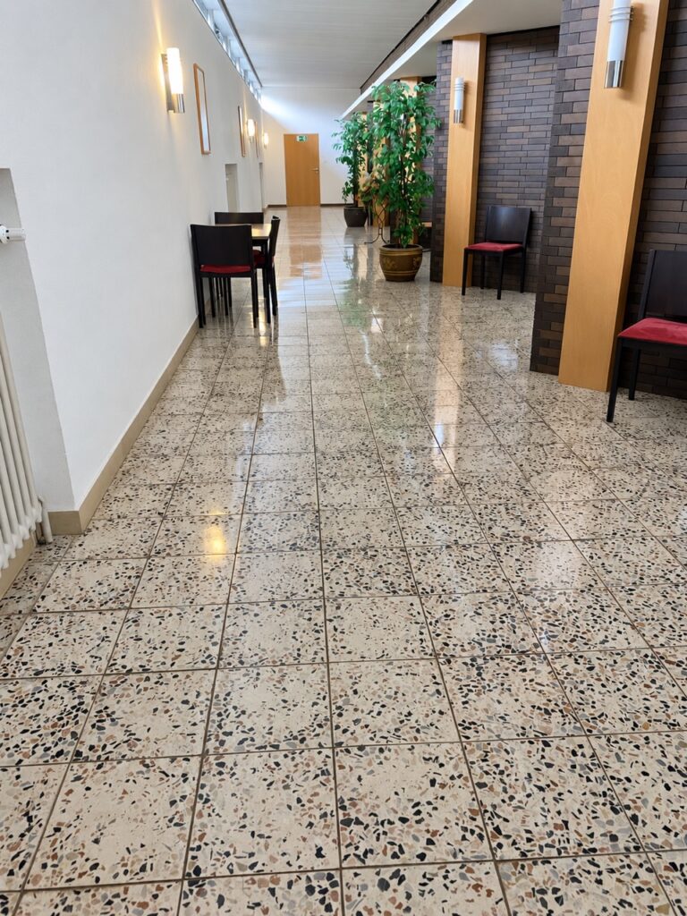 Terrazzoboden im Flur