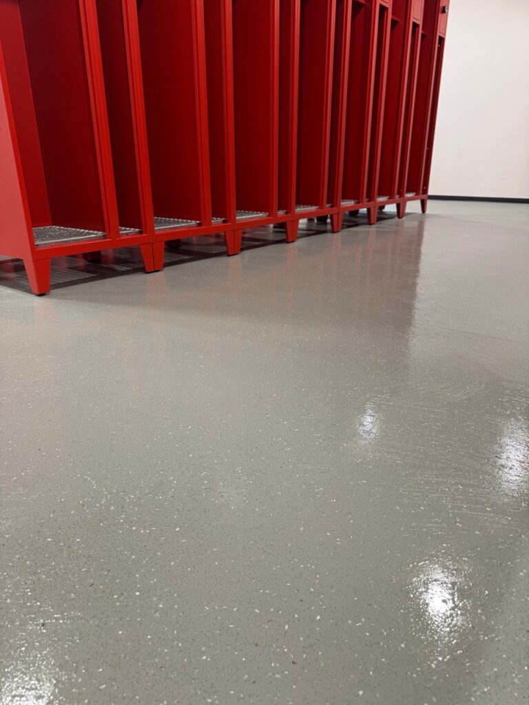Umkleidebereich mit Spinden